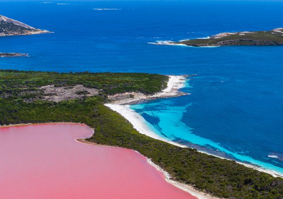 World’s 5 Most Colorful Natural Lakes