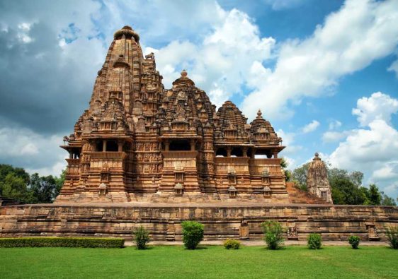 Why You Should Visit India Now